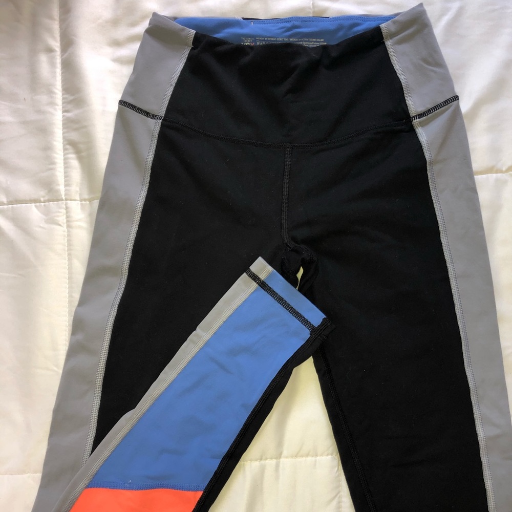 Victoria’s Secret color-block leggings